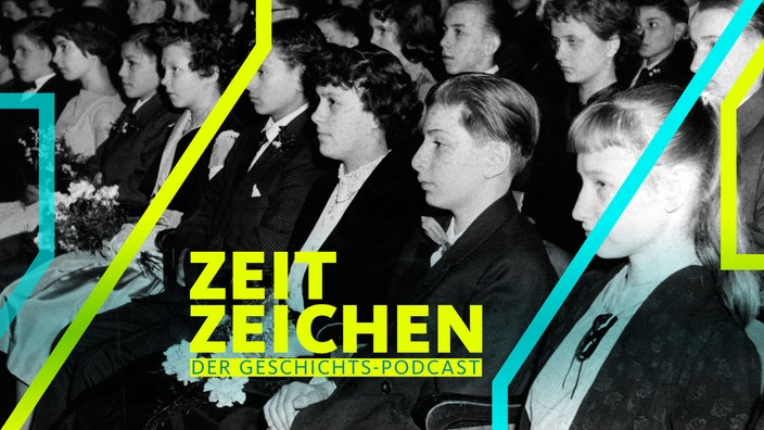 Jugendliche aus dem Stadtbezirk Friedrichshain während ihrer Jugendweihe am 30.03.1958 im Theater der Freundschaft in Berlin.