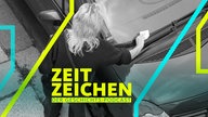 Eine Politesse verteilt Strafzettel (Aufnahme von 2021)