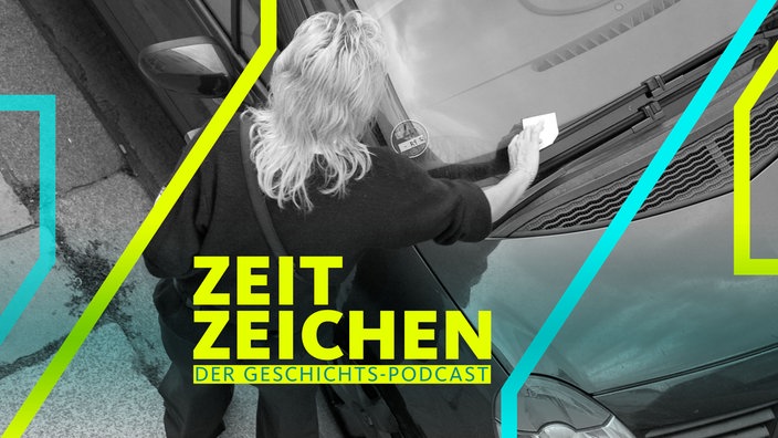 Eine Politesse verteilt Strafzettel (Aufnahme von 2021)