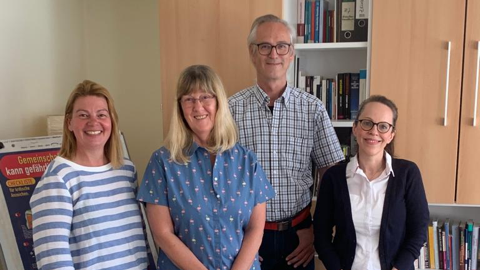 Ein vierköpfiges Team von Sekten-Info NRW e.V., Sabine Riede ist die zweite v.l.
