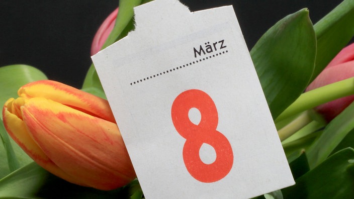 Kalendar sa datumom 8. Mart i jedan cvet lale