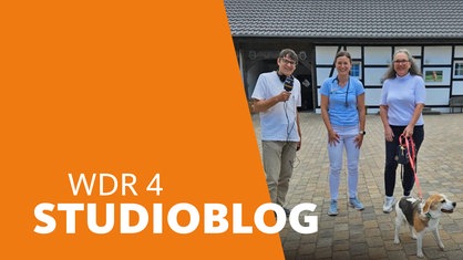Tierpension Kersebohm in Lünen: der Reporter, die Tierärztin und eine Kundin mit ihrem Beagle stehen vor dem Gebäude.