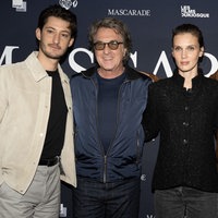 Premiere des Films "Masquerade – Ein teuflischer Coup": Die Schauspieler Pierre Niney, Francois Cluzet, Marine Vacth und der Regisseur Nicolas Bedos