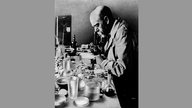 Robert Koch in seinem Labor
