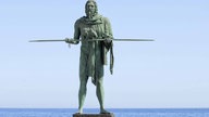 Die Statue eines Guanchen-Königs erinnert an die Ureinwohner von Teneriffa