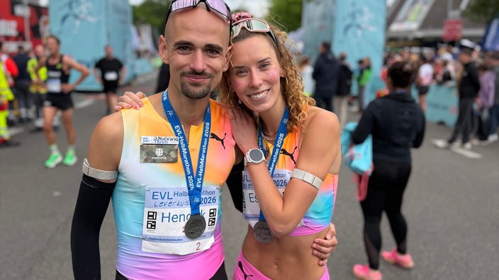 Bild von zwei Läufern beim Halbmarathon
