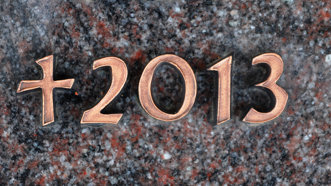 Grabstein mit der Jahreszahl '2013'