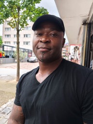 Armand Gomez, 47 Jahre 