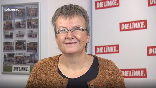 Gesundheitspolitikerin Kathrin Vogler lächelt in die Kamera