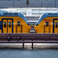 Züge stehen im Bahnhof in Utrecht