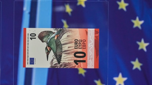 Das vorgeschlagene neue Design der 10-Euro-Banknote ist bei der Veranstaltung zur Vorstellung der Entwürfe für die Euro-Banknoten zu sehen.