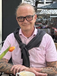 Andreas Beckers hat ein Café im Bochumer Mosaikviertel