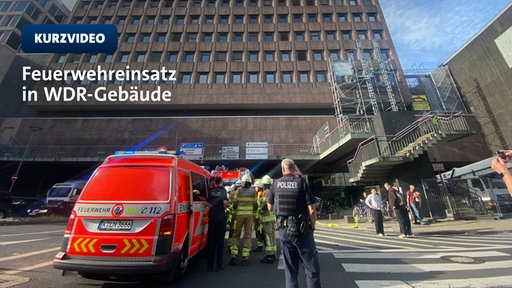 Bei Dachdeckerarbeiten kam es zu einem Brand am WDR-Gebäude "Rechtschule" in der Kölner Innenstadt | Video | TN