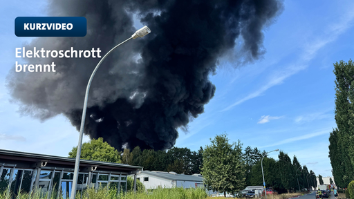 Brand in Recycinghalle in Espelkamp | Video | tn