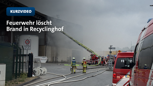 Brand in einem Recyclinghof in Duisburg