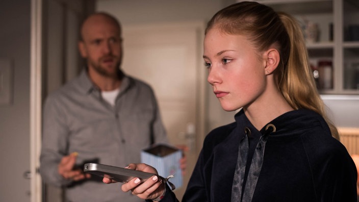 Lindenstraße-Folge 1713 Ein Sturm kommt auf