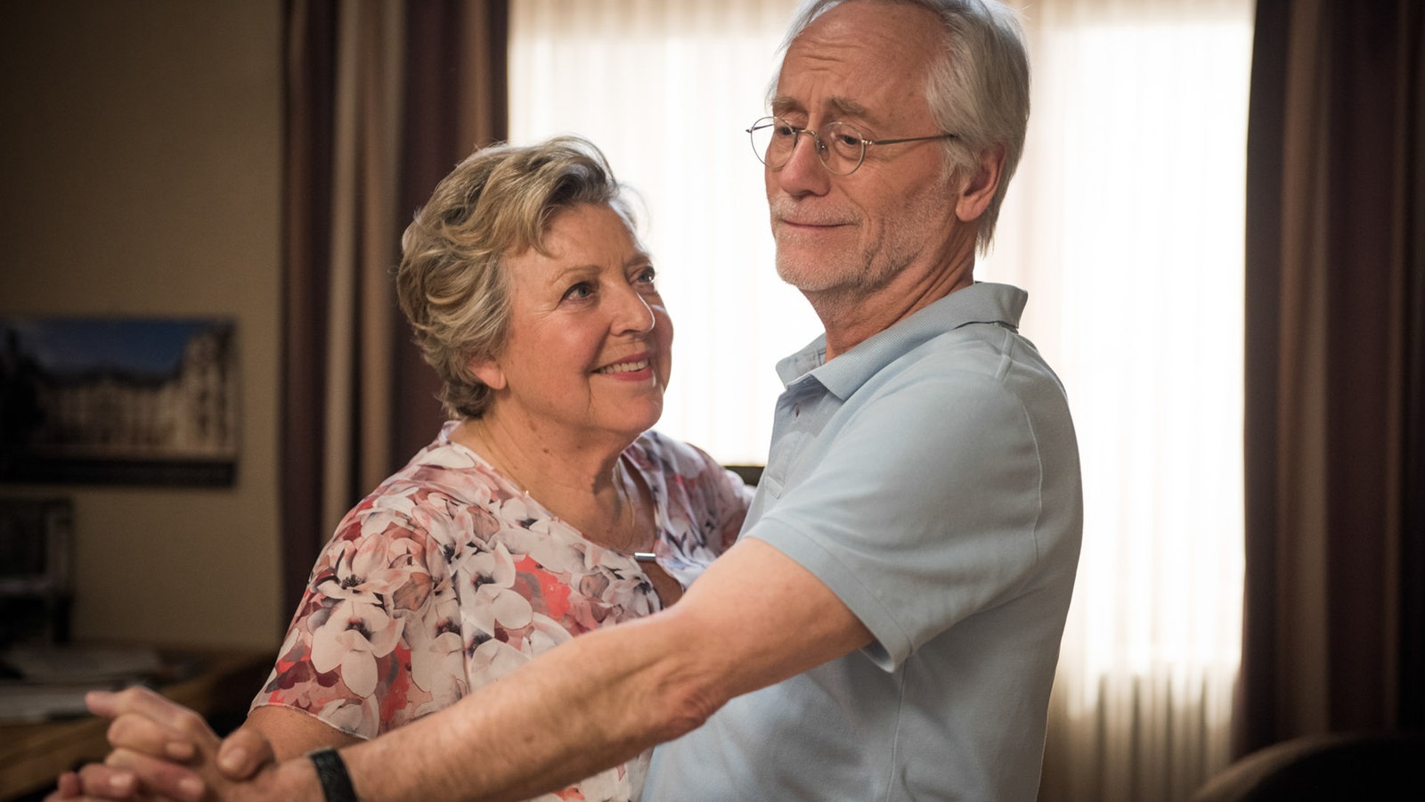Lindenstraße-Folge 1637 Eins, zwei, cha cha cha