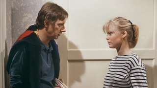 Abschied bei Schildknechts: Tanja (Sybille Waury) geht nach La Gomera (links: Raimund Gensel).