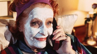 Amélie (Anna Teluren) genießt das Leben in vollen Zügen.