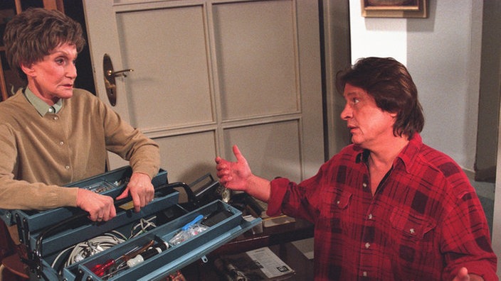 Andy (Jo Bolling) und Rosi (Margret van Munster) führen ein klärendes Gespräch.