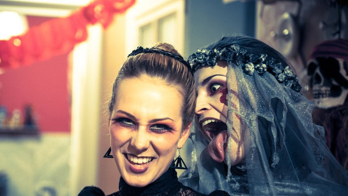 Angelina und Josi am Set