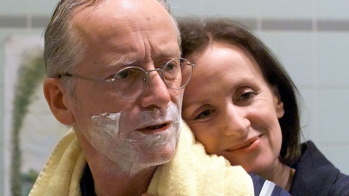 Anna (Irene Fischer) ist froh, einige Urlaubstage mit Hans (Joachim Hermann Luger) und den Kindern zu verbringen.