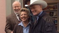 Bill Mockridge und Marie-Luise Marjan freuen sich über den Besuch von Larry Hagmann besucht