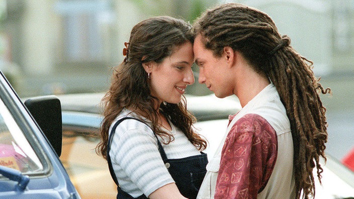 Dani (Clelia Sarto) und Momo (Moritz Zielke) kommen sich immer näher.