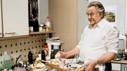 Egon als Hauswärter bei Ludwig
