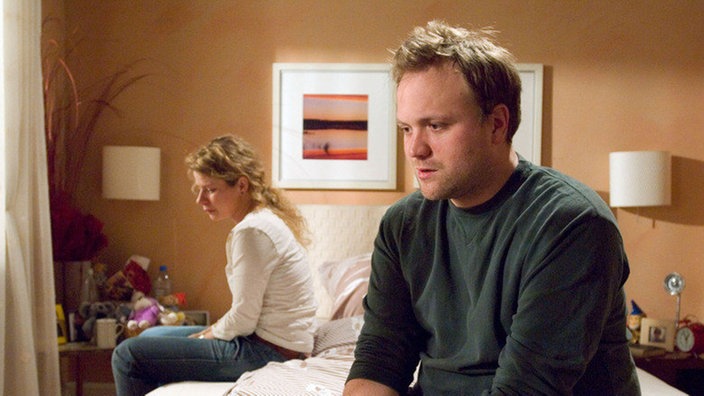 Eisiges Schweigen bei Beimers: Nina (Jacqueline Svilarov) kann Klaus' (Moritz A. Sachs) Seitensprung und die daraus resultierende Schwangerschaft nicht verzeihen.