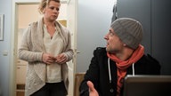 Enzo fragt Nina eindringlich etwas