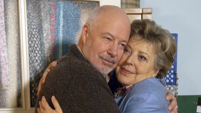 Erich (Bill Mockridge) hat den Arzt gewechselt, was besonders Helga (Marie-Luise Marjan) freut: Die „Ära Melchior“ ist damit beendet.