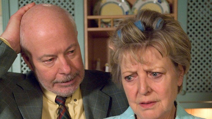 Erich (Bill Mockridge) ist stocksauer auf Helga (Marie-Luise Marjan). Sie wusste die ganze Zeit von Nastyas Geheimnis.