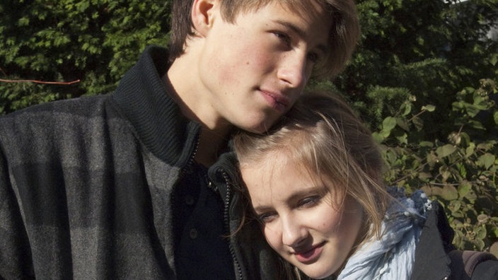 Flucht vor dem Familienstress: Caro (Cynthia Cosima) sucht Schutz bei Nico (Jeremy Mockridge).