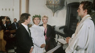 Gabi und Benno sagen "Ja" (v.l.: Amorn Surangkanjanajai, Bernd Tauber, Andrea Spatzek, Silke Wülfing, Manfred Schwabe).