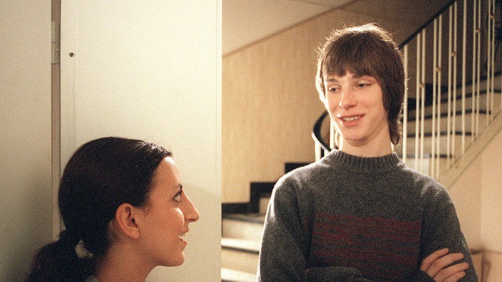 Giovanna (Serena Fiorello) will unbedingt wissen, in welches Mädchen sich David (Florian Köster) verguckt hat.