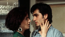 Glücklich (wieder)vereint: Beate (Susanne Gannott) und Vasily (Hermes Hodolides).