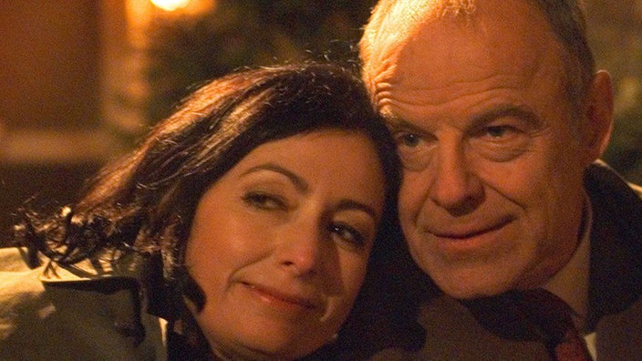 Hajo (Knut Hinz) ist am Ziel: Sabrina (Susanna Capurso) will in der Lindenstraße bleiben und dort einen Laden aufmachen.