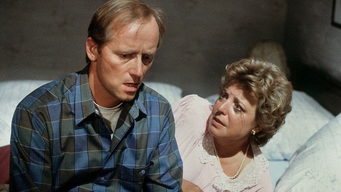 Hans (Joachim Hermann Luger) und Helga (Marie-Luise Marjan) müssen sich endlich aussprechen.