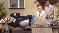 Harry wird von Dressler und Gung besucht