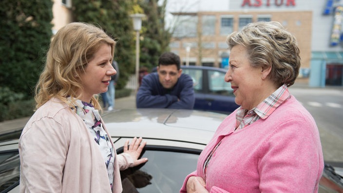Helga erfährt von Ninas Schwangerschaft
