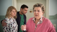 Helga geht entsetzt von Nina und Enzo weg