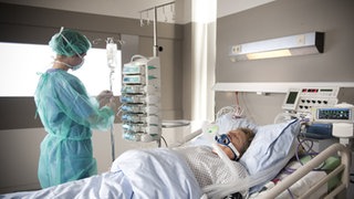 Helga liegt im Krankenhaus