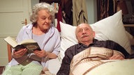 Hilde liest Onkel Franz vor