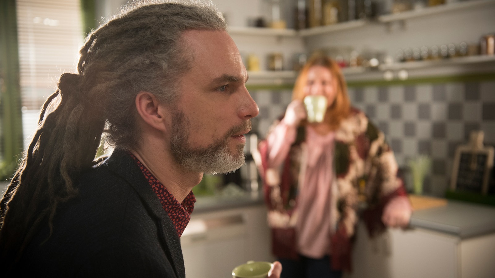 Iffi und Momo treffen in der Küche aufeinander