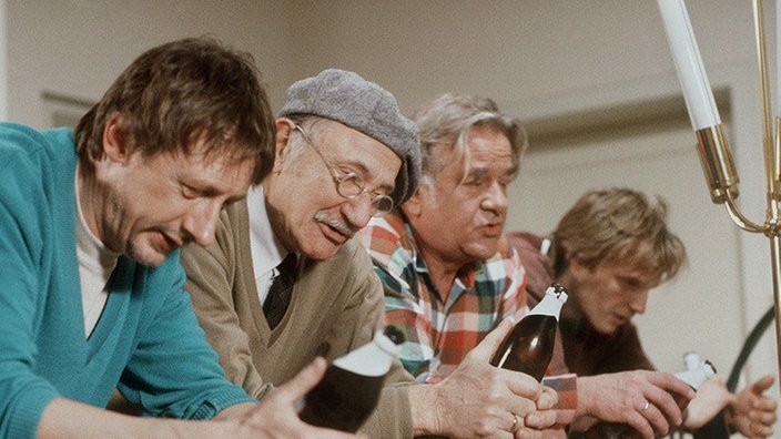 Im Treppenhaus von Lindenstraße 3 geht es rund. (v.l.: Raimund Gensel, Robert Zimmerling, Wolfgang Grönebaum und Thorsten Nindel)