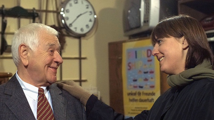 Ines (Birgitta Weizenegger) freut sich, dass ihr Vater (Reinhold Lampe) auf seine alten Tage eine neue Liebe entdeckt hat.