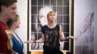 Jack eröffnet die Ausstellung