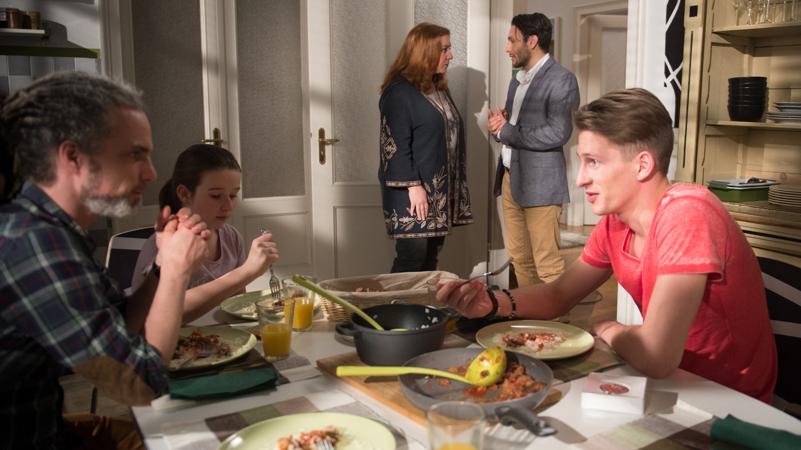Jeff stört das Abendessen bei den Zenkers