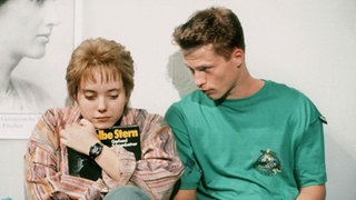 Jo (Til Schweiger) möchte wissen, was seine Schwester Valerie (Nadine Spruß) bedrückt